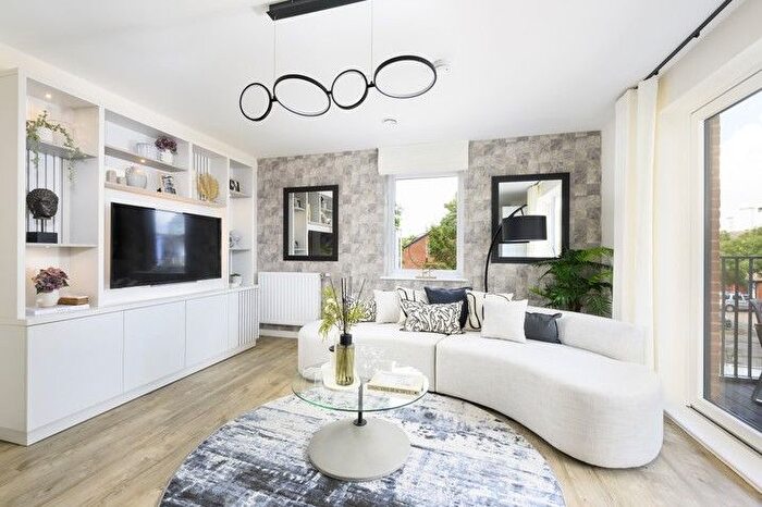 3 Bedroom Flat For Sale In High Road, Goodmayes, Ilford, IG3