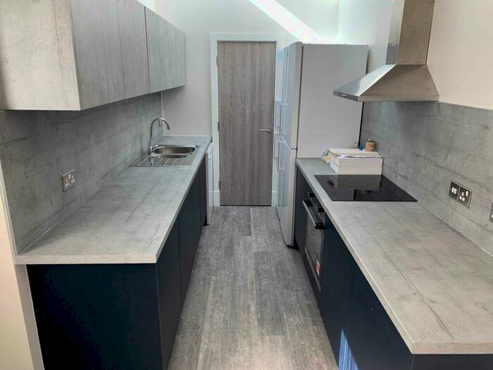 6 Bedroom Terraced House To Rent In Mabfield Road, Fallowfield, M14