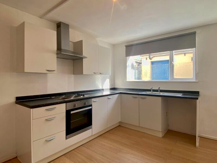 1 Bedroom Flat To Rent In Haydon Road, Taunton, TA1