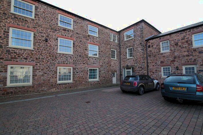 2 Bedroom Flat To Rent In Perreyman Square, Tiverton, EX16