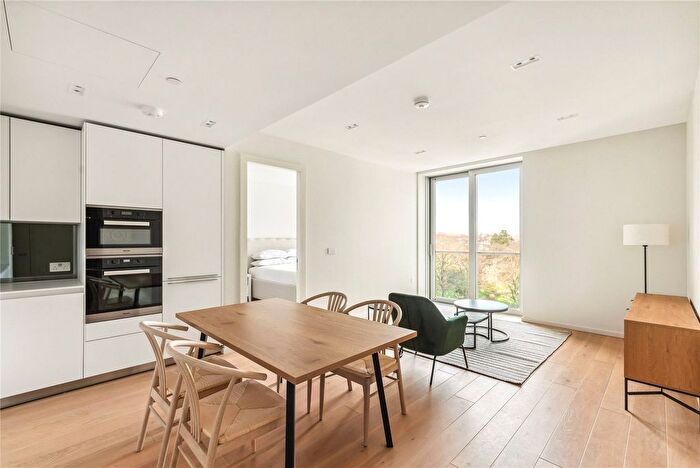 1 Bedroom Flat To Rent In Lillie Square, London, SW6