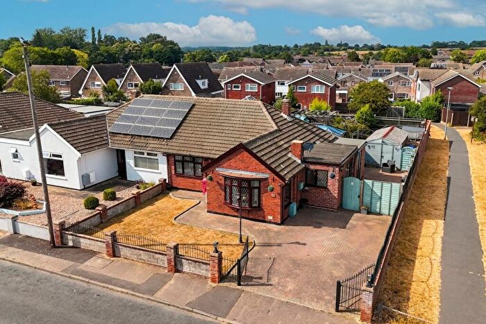 3 Bedroom Semi-Detached Bungalow For Sale In Clarkson Road, Oulton Broad, NR32