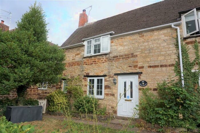 2 Bedroom Property For Sale In High Street, Blisworth, Northampton, NN7