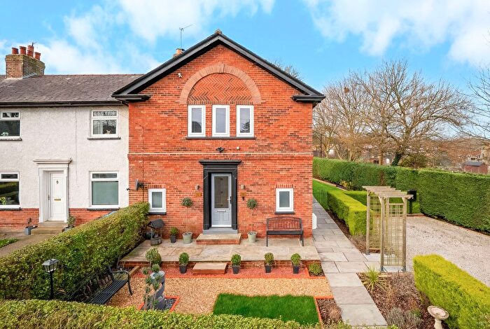 3 Bedroom End Terrace House For Sale In Claro Road, Harrogate, HG1