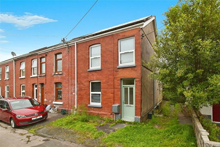 3 Bedroom End Of Terrace House For Sale In Pantyffynnon Road, Ammanford, Carmarthenshire, SA18