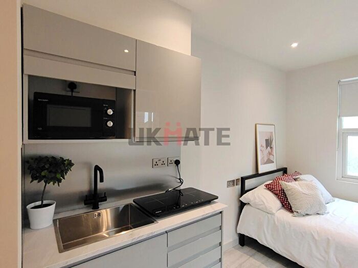 1 Bedroom Flat To Rent In Villiers Road, KT1