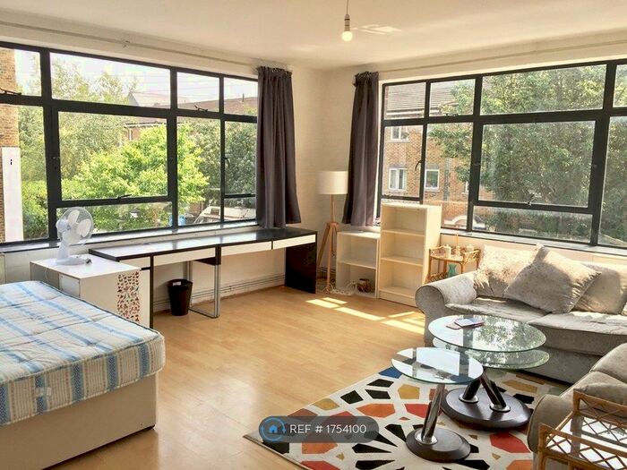 3 Bedroom Flat To Rent In Tudor Grove, London, E9