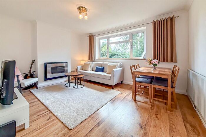 2 Bedroom Maisonette For Sale In Caesars Road, Wheathampstead, Hertfordshire, AL4