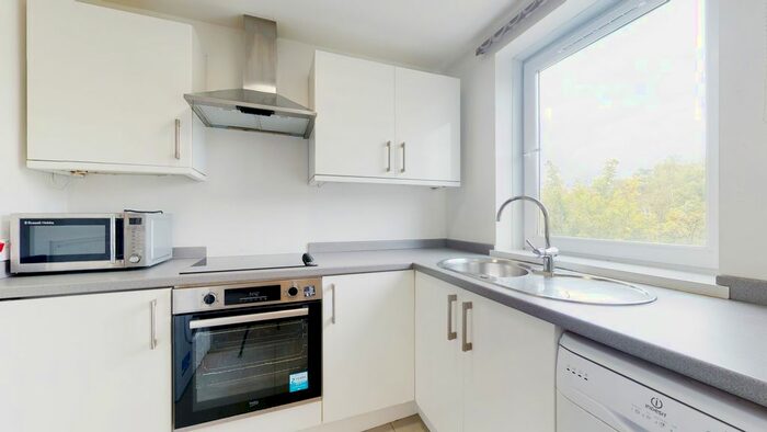 2 Bedroom Flat To Rent In Mortlake House, Chiswick High Road, Chiswick, W4