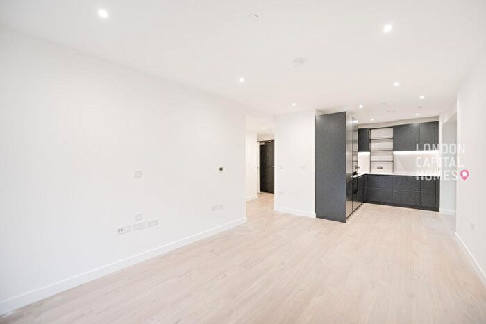 1 Bedroom Apartment To Rent In Scarlet Court, Damsel Grove, London, N4