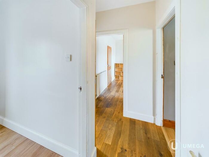 2 Bedroom Flat To Rent In Balgreen Road, Balgreen, Edinburgh, EH12