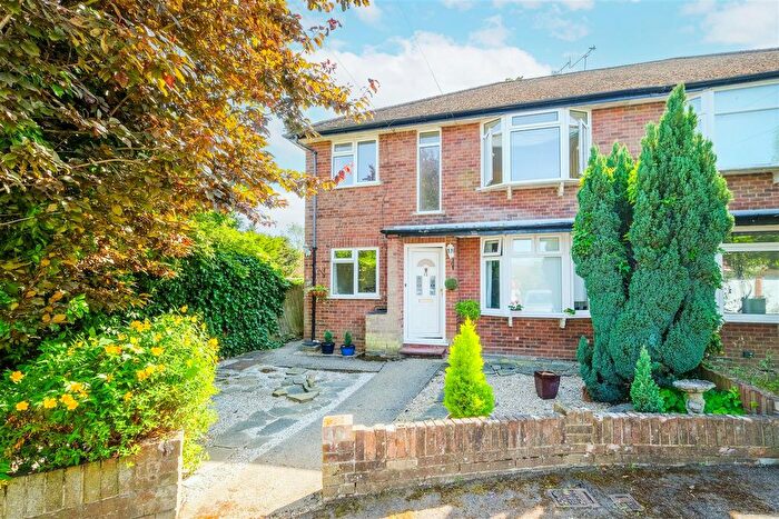 2 Bedroom Maisonette To Rent In Algers Mead, Loughton, IG10