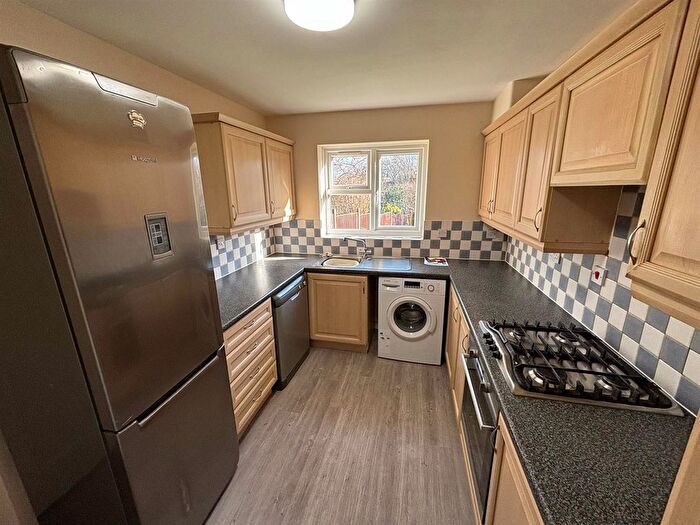 4 Bedroom Semi-Detached House To Rent In Doulton Drive, Smethwick, B66