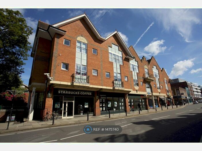 1 Bedroom Flat To Rent In The Royals, Guildford, GU1