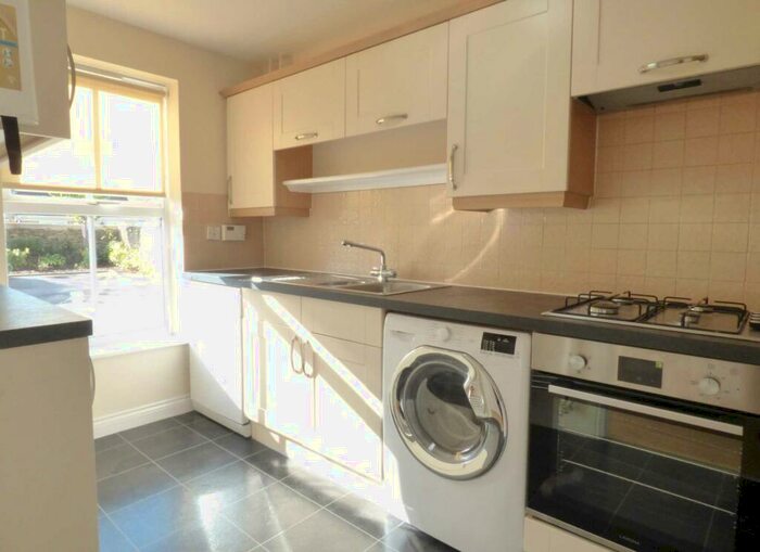 3 Bedroom House To Rent In Coming Soon!, OX4