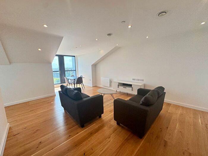 2 Bedroom Flat To Rent In Communication Row, Birmingham, B15