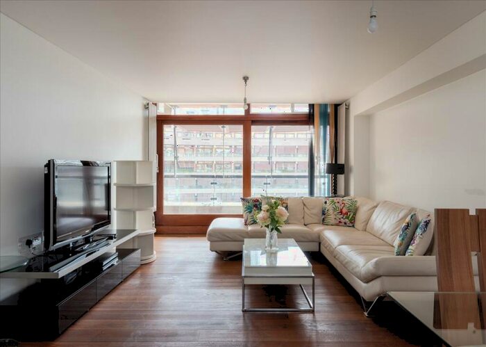 2 Bedroom Apartment To Rent In Frobisher Crescent, Barbican, London, EC2Y