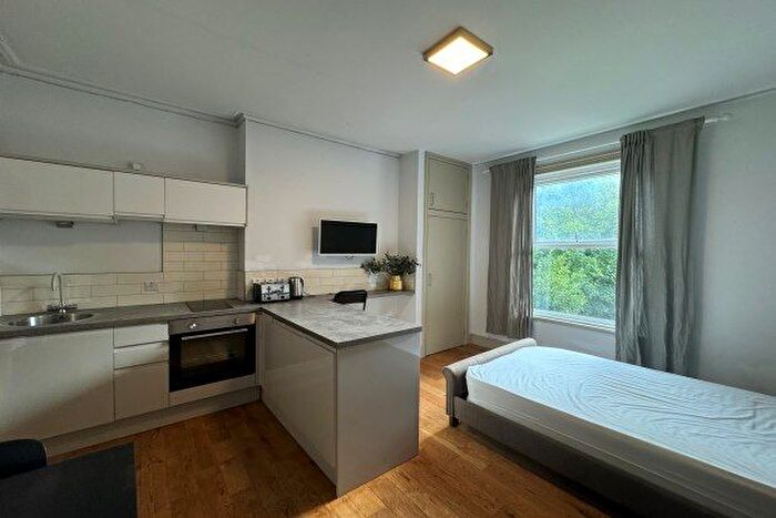 Studio To Rent In Woodhurst Road, Birmingham, B13