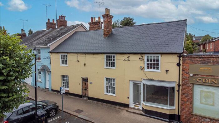 4 Bedroom Semi-Detached House For Sale In High Street, Hungerford, Berkshire, RG17