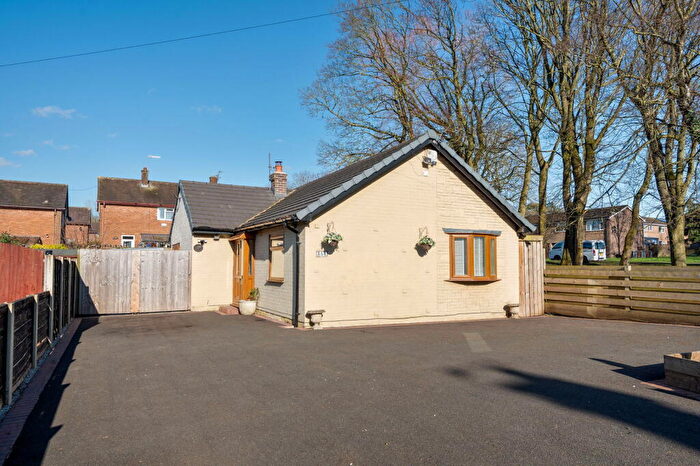 2 Bedroom Detached Bungalow For Sale In Hadfield Road, Hadfield, Glossop, SK13