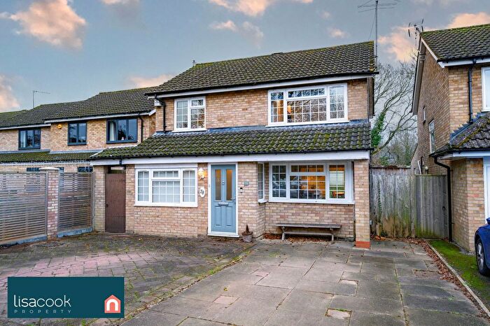 4 Bedroom Detached House For Sale In Maplefield, Park Street, AL2