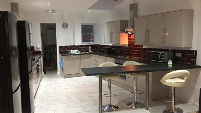 6 Bedroom Terraced House To Rent In Dawlish Road, Selly Oak, Birmingham, B29