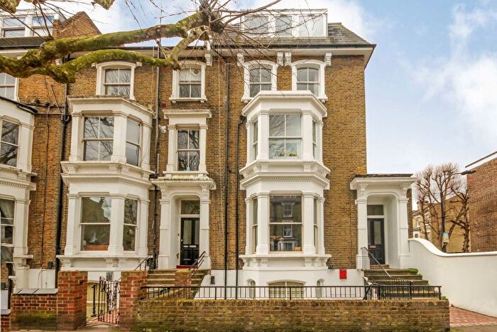 2 Bedroom Flat To Rent In Hammersmith Grove, London, W6