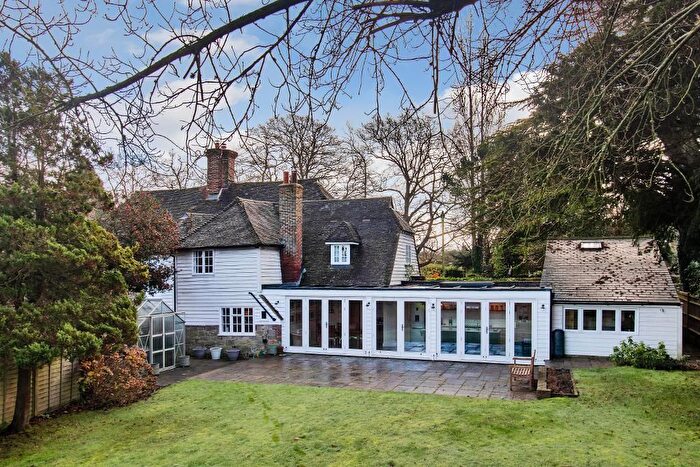 4 Bedroom Semi-Detached House For Sale In Wilsley Green, Cranbrook, Kent, TN17