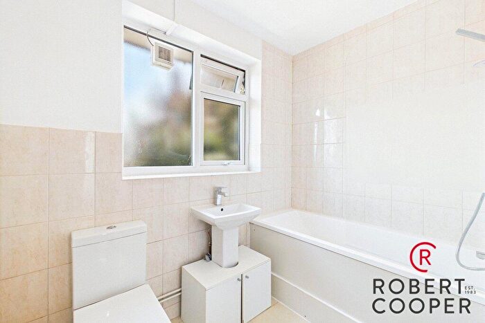 2 Bedroom Apartment To Rent In Victoria Road, Ruislip, HA4
