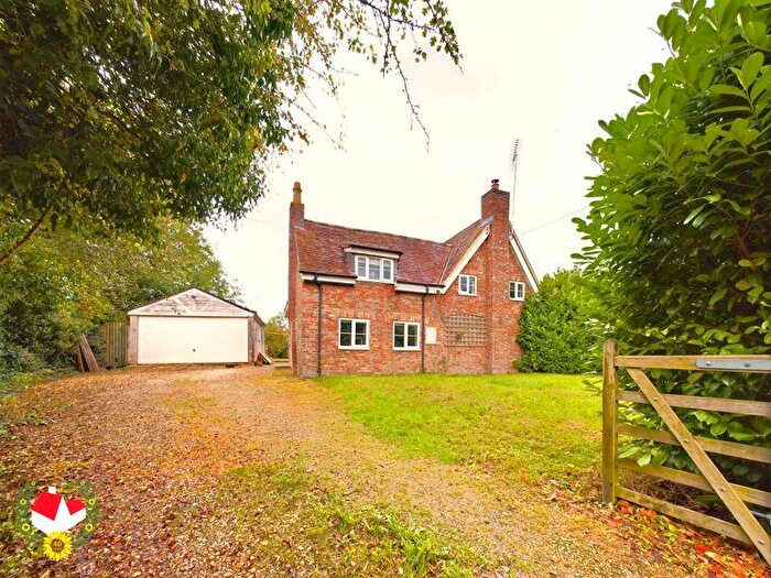 3 Bedroom Cottage For Sale In Weir Green, Elmore, Gloucester, GL2
