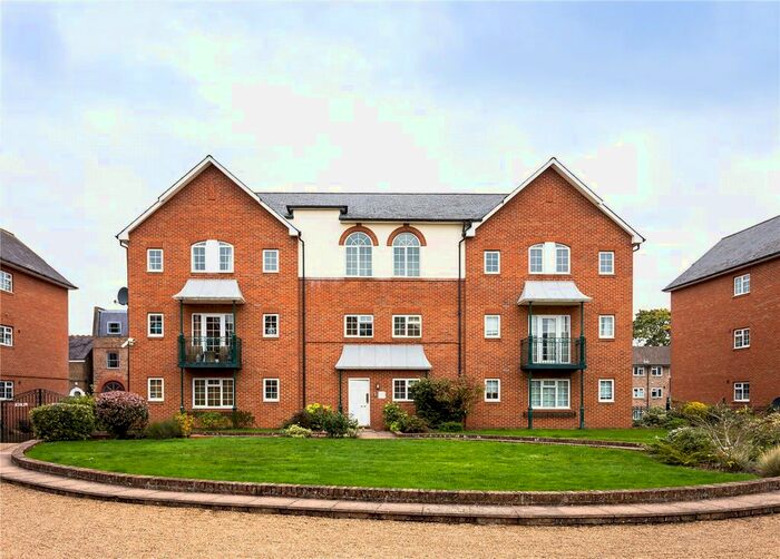 1 Bedroom Flat To Rent In Knights Place, St Leonards Road, Windsor, SL4