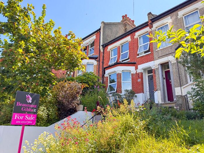 3 Bedroom Terraced House For Sale In Cantwell Road, Shooters Hill, London, SE18