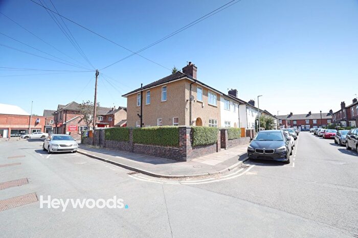3 Bedroom Semi-Detached House For Sale In Egerton Road, Hartshill, Stoke On Trent, ST4