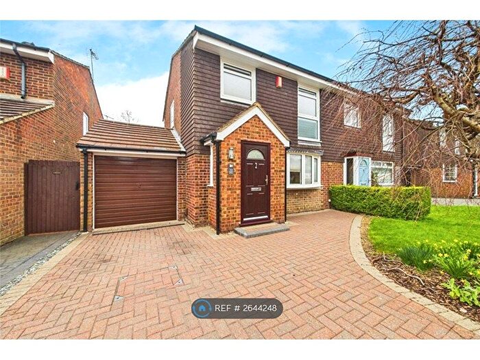3 Bedroom Semi-Detached House To Rent In Albury Gardens, Calcot, Reading, RG31