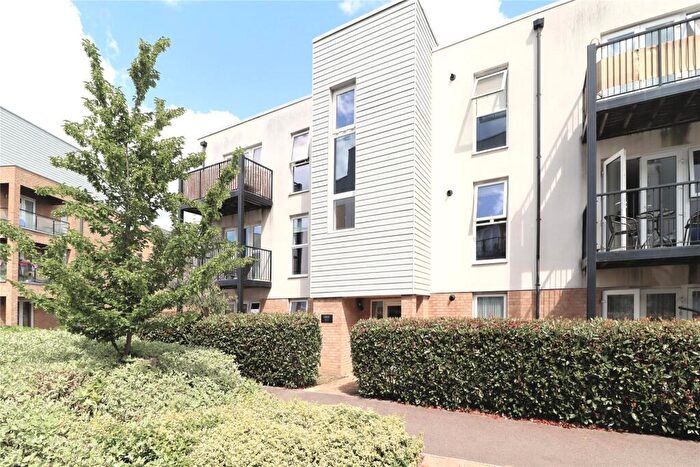 2 Bedroom Flat For Sale In Hawker Drive, Addlestone, Surrey, KT15
