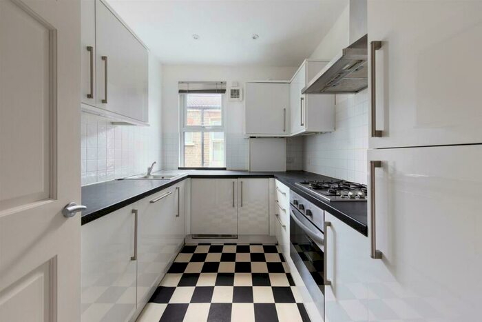 2 Bedroom Flat To Rent In Dames Road, Forest Gate, E7