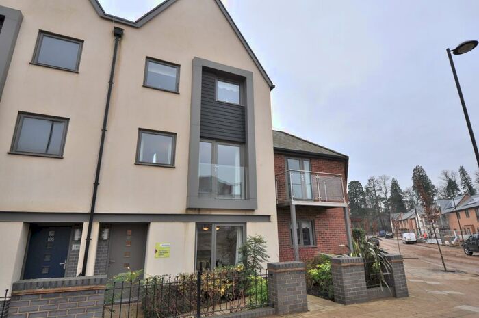 4 Bedroom House To Rent In High Street, Upton, NN5