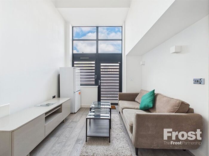2 Bedroom Apartment To Rent In Wellington Street, Slough, Berkshire, SL1