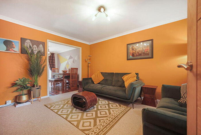 3 Bedroom Detached House For Sale In Parc Y Nant, Nantgarw, Cardiff, CF15