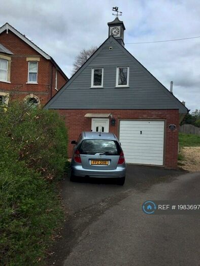 3 Bedroom Detached House To Rent In Castle Road, Salisbury, SP1