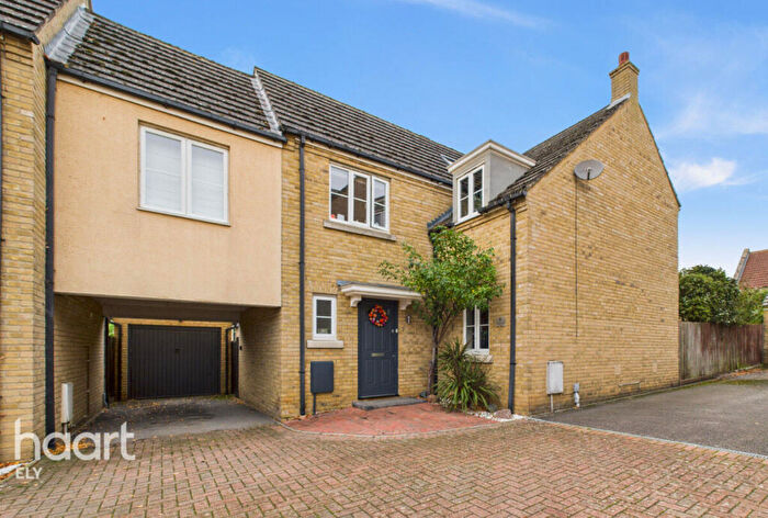 4 Bedroom Link Detached House For Sale In Chelmer Way, Ely, CB6