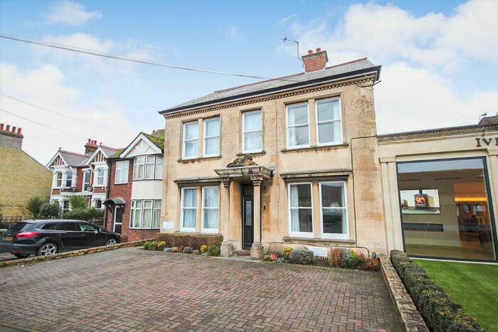 2 Bedroom Semi-Detached House To Rent In Newmarket Road, Cambridge, CB5