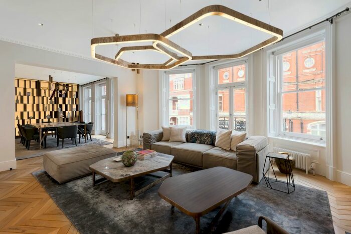 3 Bedroom Flat To Rent In Cadogan Gardens, London, SW3