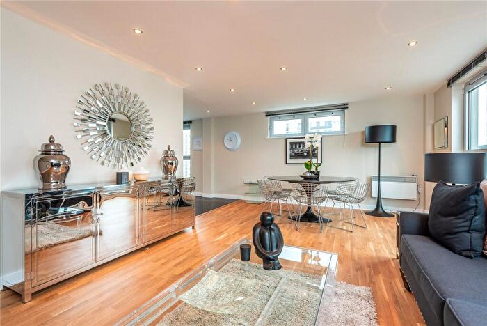 3 Bedroom Apartment For Sale In Balmes Road, Islington, Hackney, London, N1