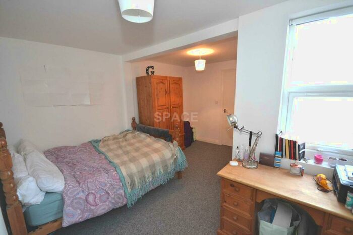 6 Bedroom Terraced House To Rent In Norris Road, Reading, Berkshire, RG6