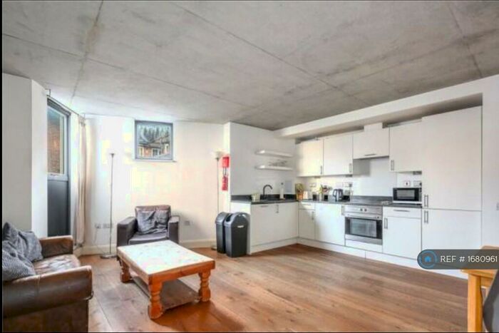 2 Bedroom Flat To Rent In Murray Grove, London, N1