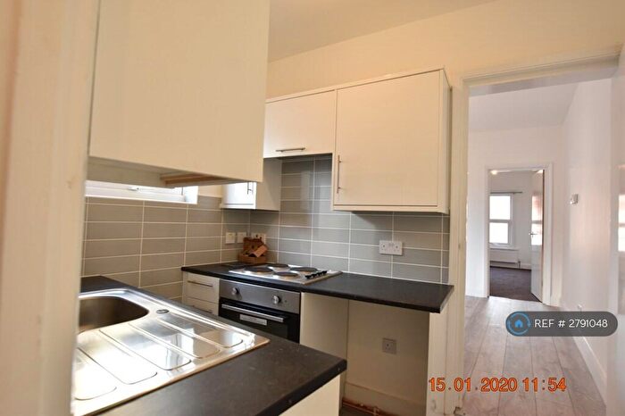 2 Bedroom Flat To Rent In Park Street, Luton, LU1