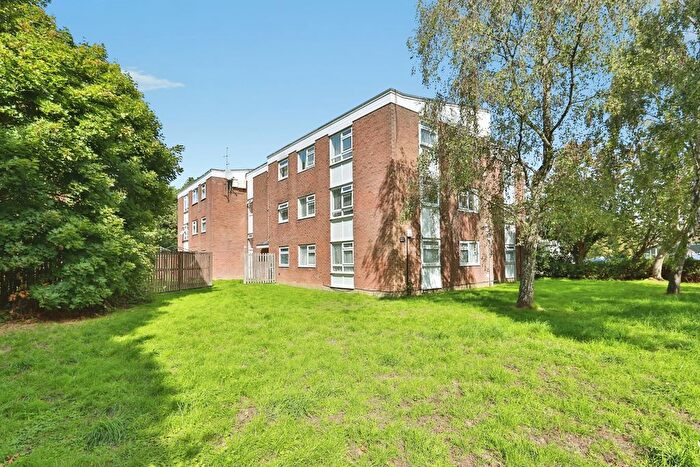 2 Bedroom Flat For Sale In Cornish Gardens, Ensbury Park, Bournemouth, Dorset, BH10