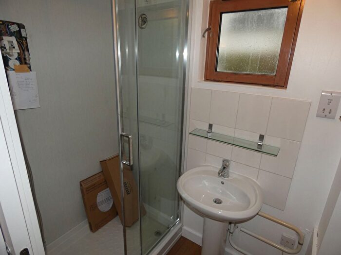 1 Bedroom Flat To Rent In Queens Road, St. Thomas, Exeter, EX2