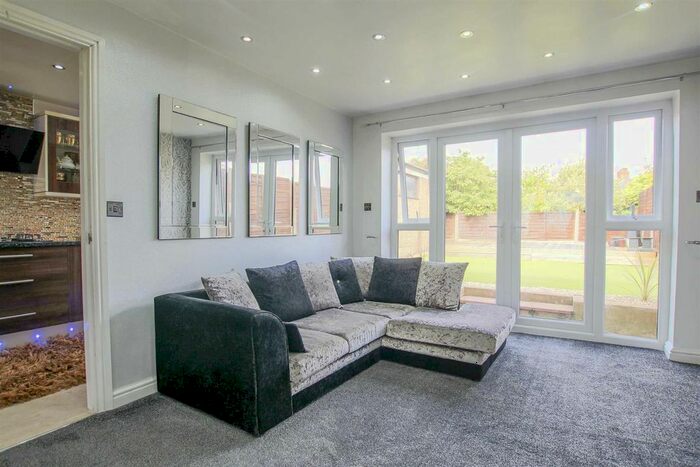 3 Bedroom Semi-Detached House To Rent In Bank Hey Lane South, Blackburn, BB1